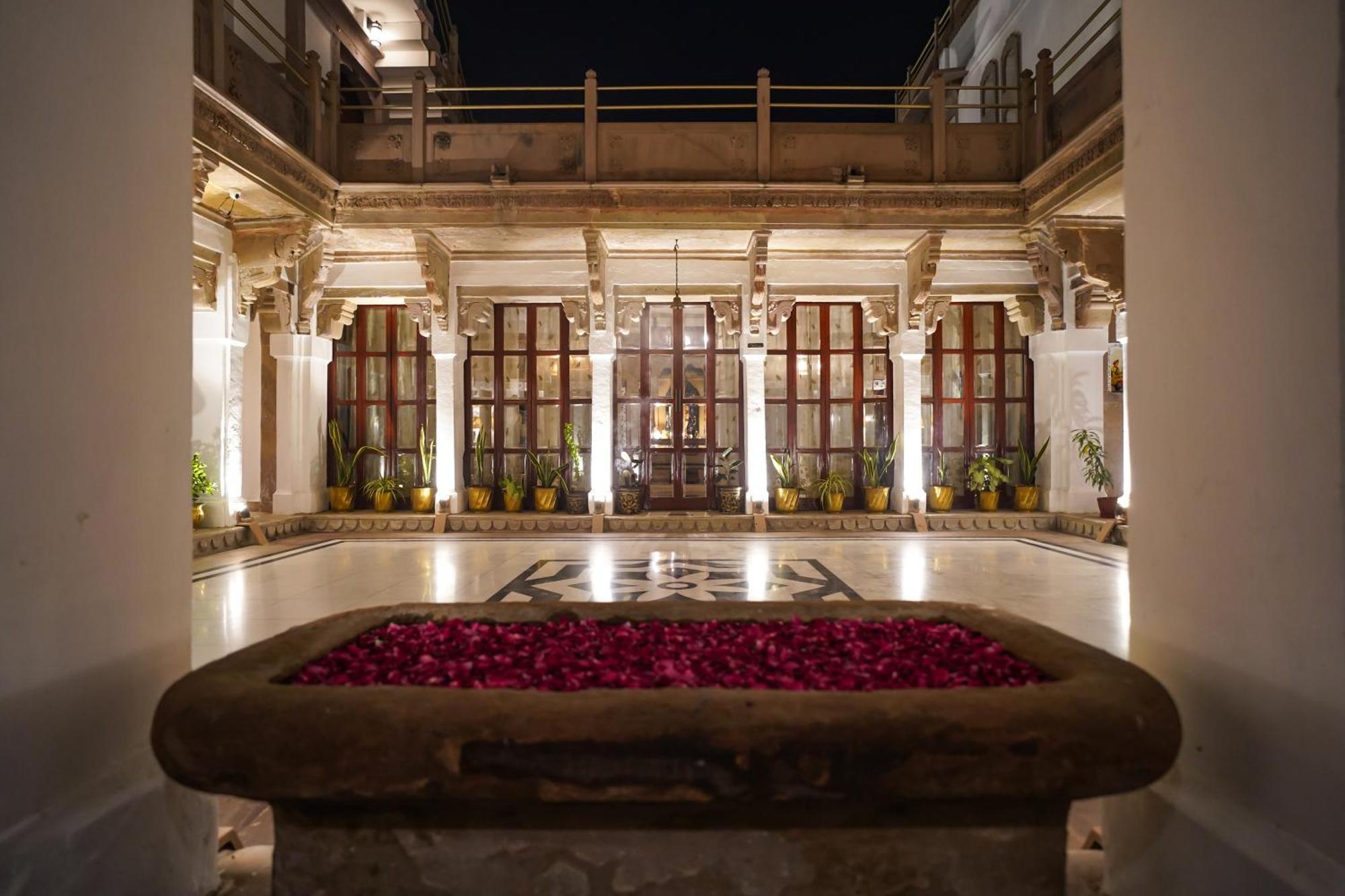 Hotel Guleria Kothi At Ganges Waranasi Zewnętrze zdjęcie